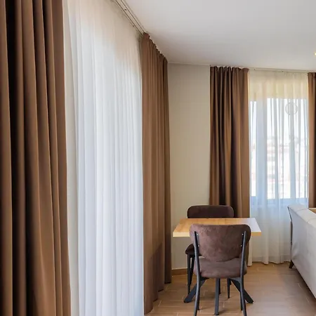 Apart Otel Mimoza *