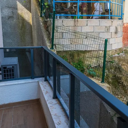 Apart Otel Mimoza *